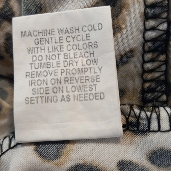 NY Collection Women's SS Cheetah Print Twist Blouse Sz S - Picture 9 of 9